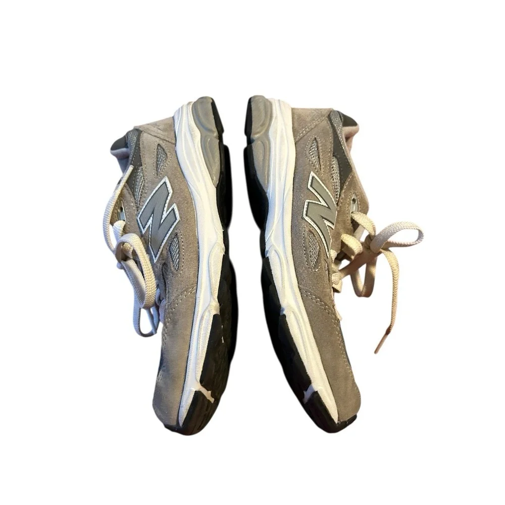 New Balance 990 Classic Grey Comfort Running Shoes‎ Boys (Size: 5.5) KJ990GRG